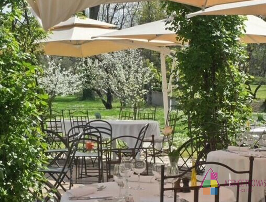 AFFASCINANTE RISTORANTE ALBERGHIERO IN PROVENZA