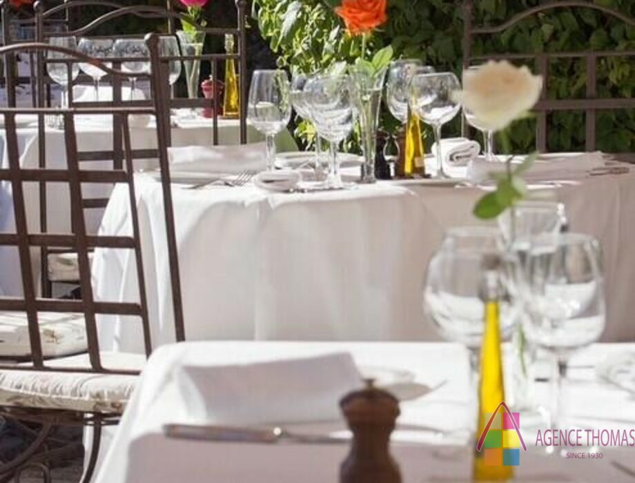 AFFASCINANTE RISTORANTE ALBERGHIERO IN PROVENZA