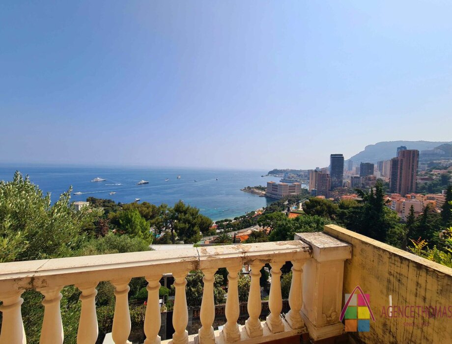 Bilocale con terrazza e giardino, vista panoramica sul mare e sul principato di Monaco