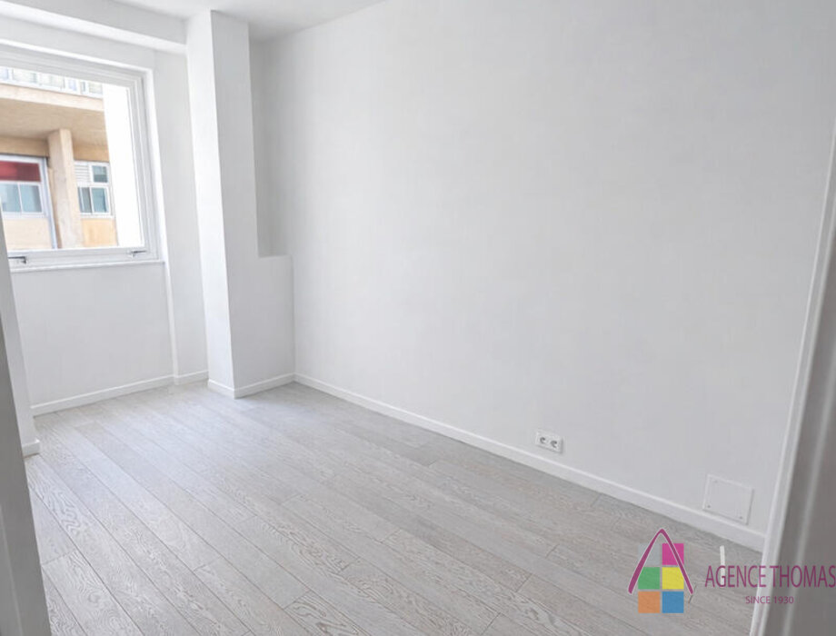 2 LOCALI PLACE DES MOULINS