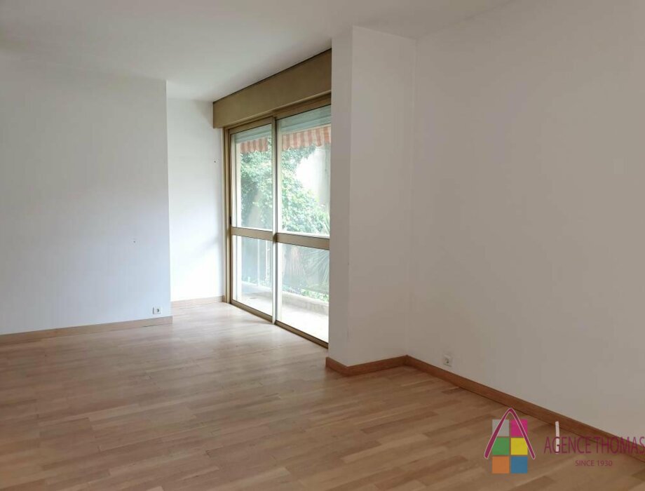 2 LOCALI ZONA SPIAGGE - IDEALE PER INVESTITORE