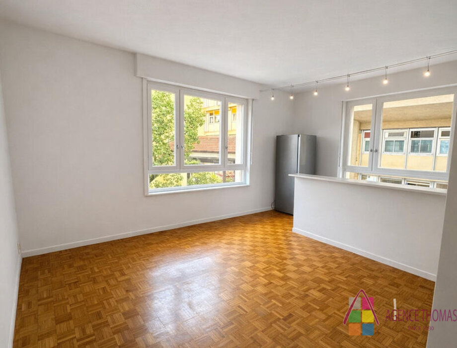 2 LOCALI PLACE DES MOULINS